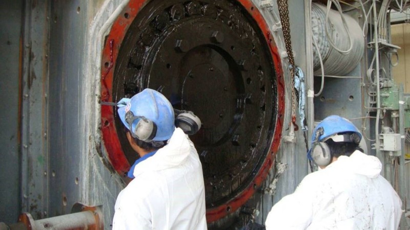 Travaux de maintenance sur le rouleau de broyage haute pression (HPGR)