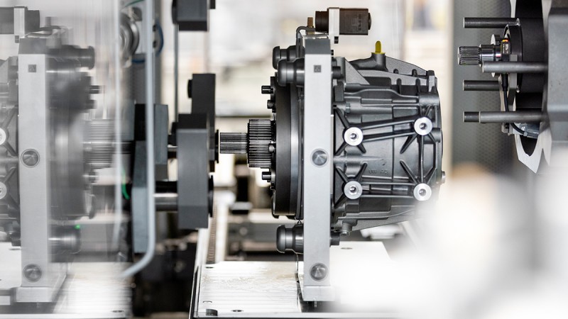 Boîte de vitesse préparée pour le contrôle EOL