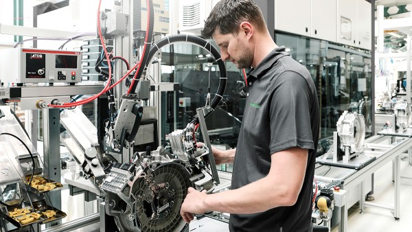 Contrôle manuel d’étanchéité des modules hybrides